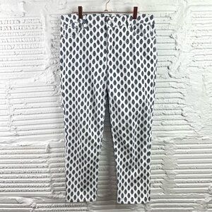 Chico's The So Slimming Girlfriend Crop Jeans White W/ Blue Print Size 1(8)